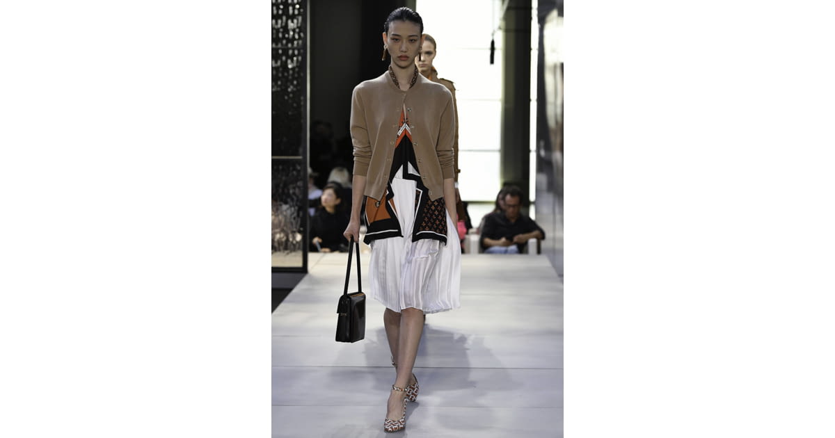 Burberry SS19 womenswear #22 - Tagwalk: The Fashion Search Engine