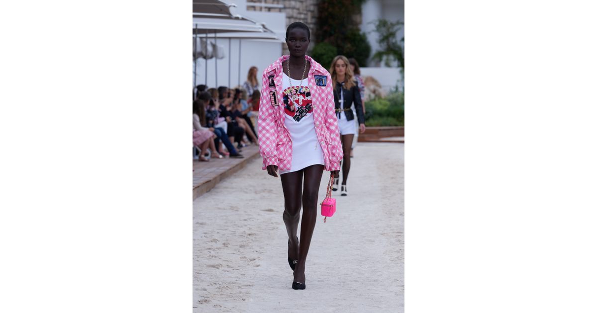 Chanel RS23 womenswear #17 - Tagwalk: The Fashion Search Engine
