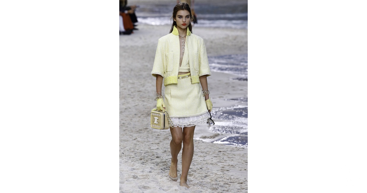 Chanel S/S19 womenswear accessories #61 - Tagwalk: The Fashion Search Engine