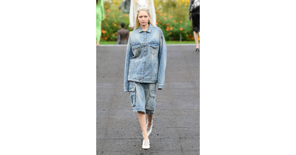Givenchy SS23 womenswear #18 - Tagwalk: The Fashion Search Engine