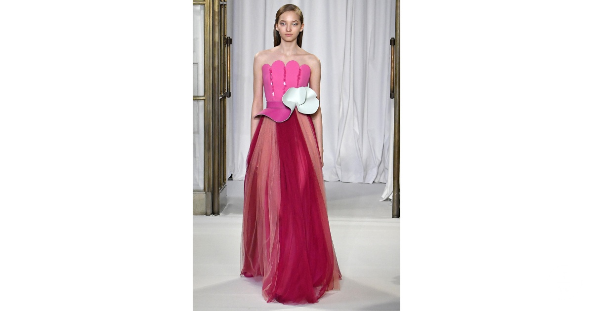 delpozo red dress Delpozo Red Silk Tulle Gown with Floral Embellishment Size 40 FR