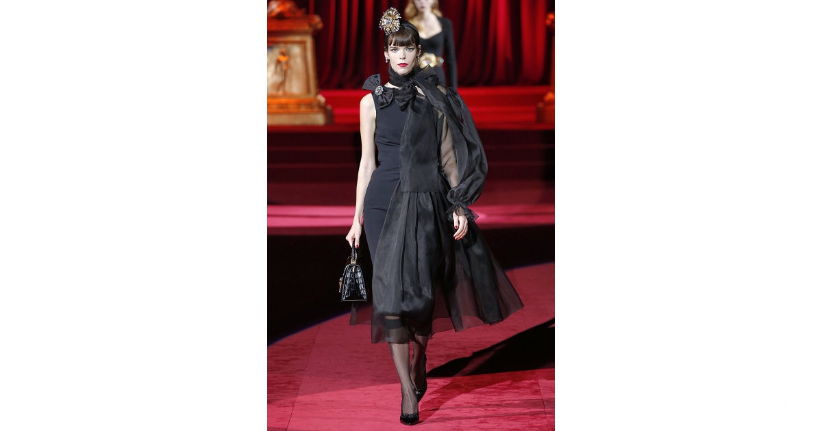 Dolce & Gabbana FW19 womenswear #115 - Tagwalk: The Fashion Search Engine