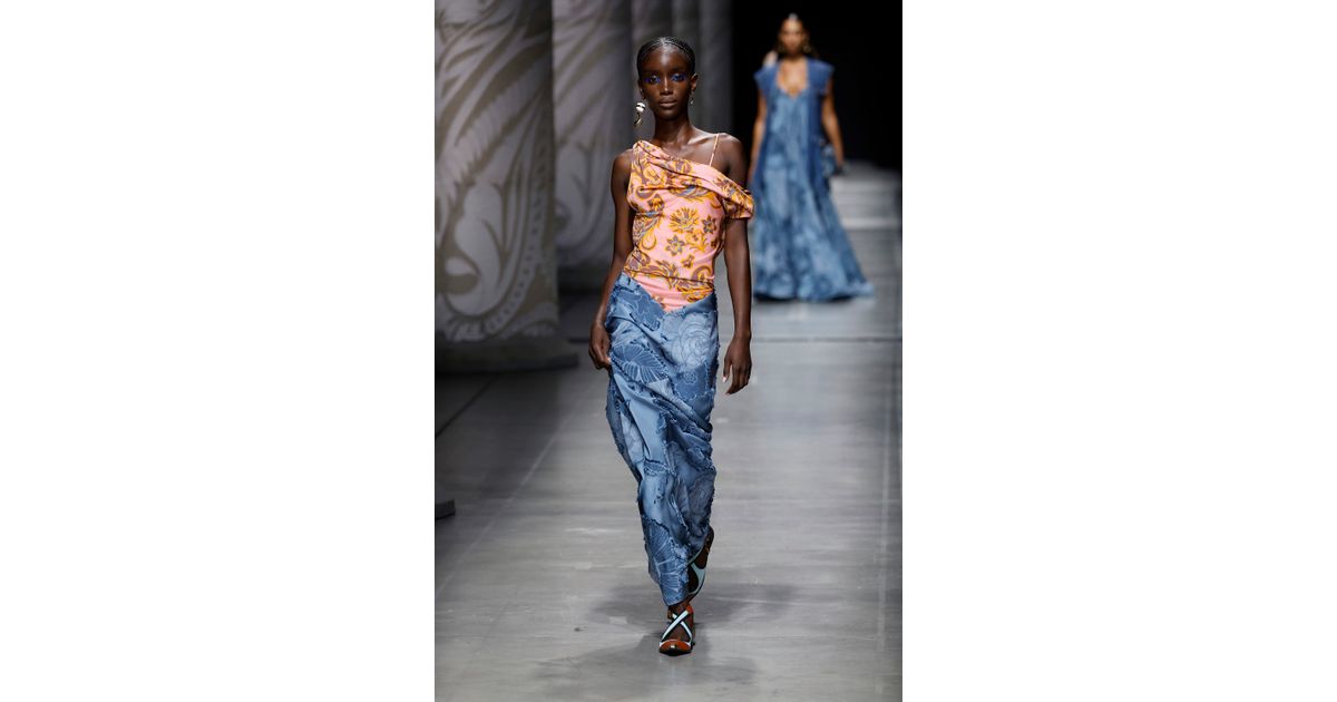 Etro SS24 womenswear #18 - Tagwalk: The Fashion Search Engine