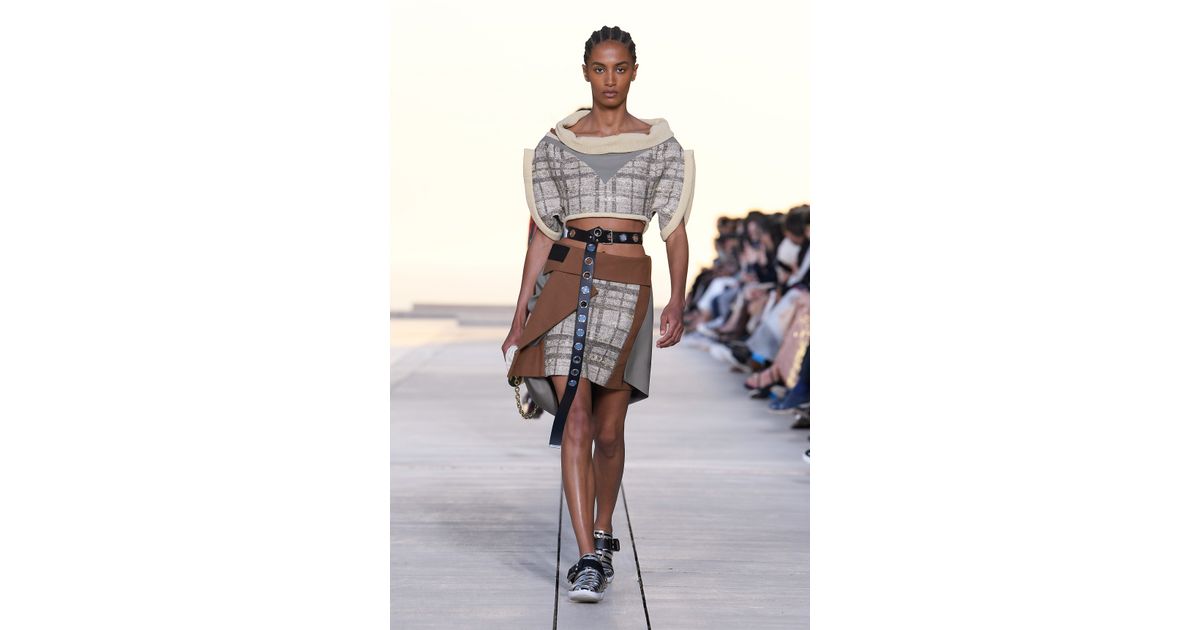 Louis Vuitton RE23 womenswear #40 - Tagwalk: The Fashion Search Engine