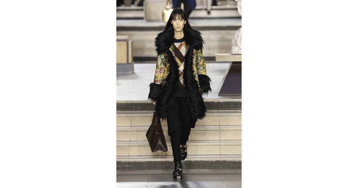 Louis Vuitton FW22 womenswear #25 - Tagwalk: The Fashion Search Engine