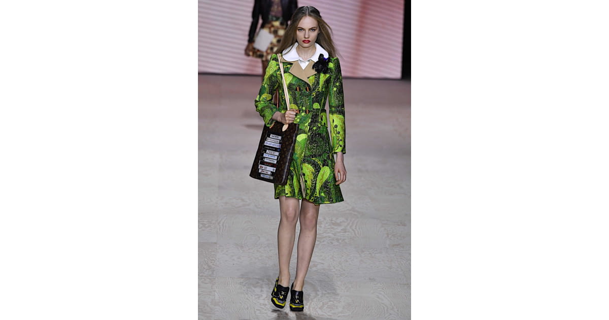 Louis Vuitton SS20 womenswear accessories #18 - Tagwalk: The Fashion Search  Engine