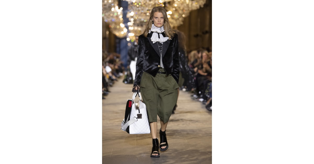 Louis Vuitton SS22 womenswear accessories #42 - Tagwalk: The Fashion Search  Engine