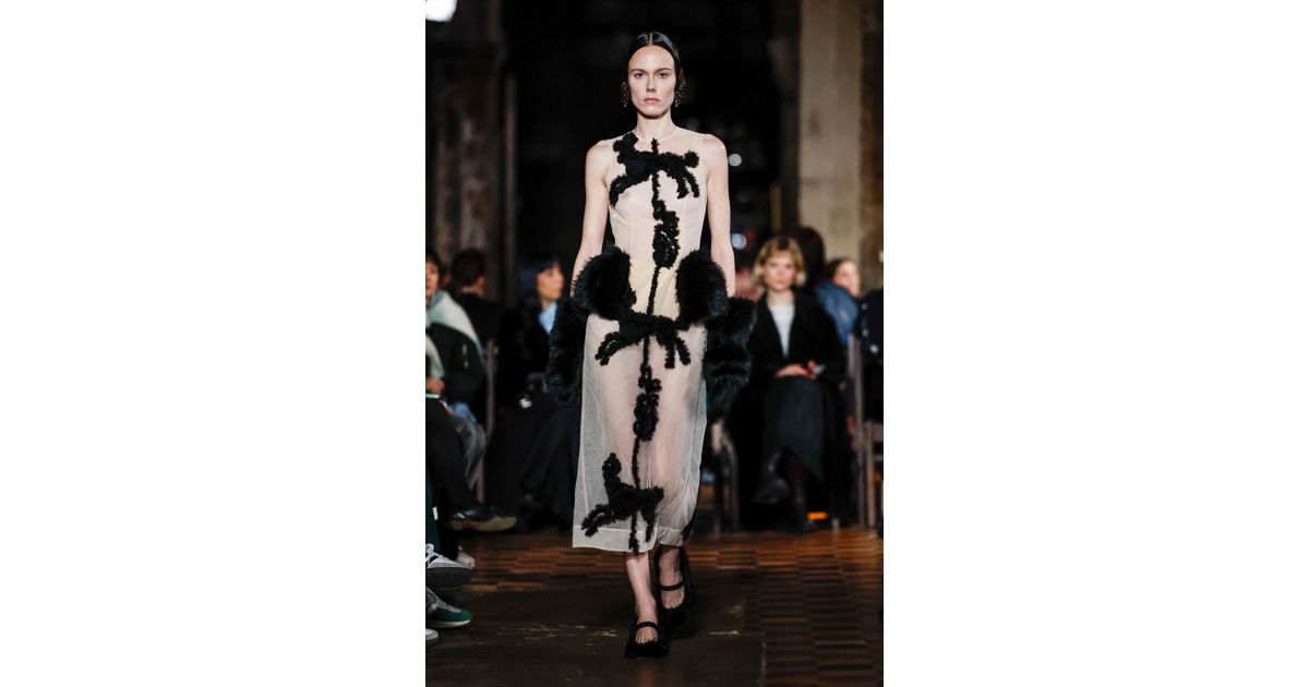 Simone Rocha FW24 womenswear #24 - Tagwalk: The Fashion Search Engine