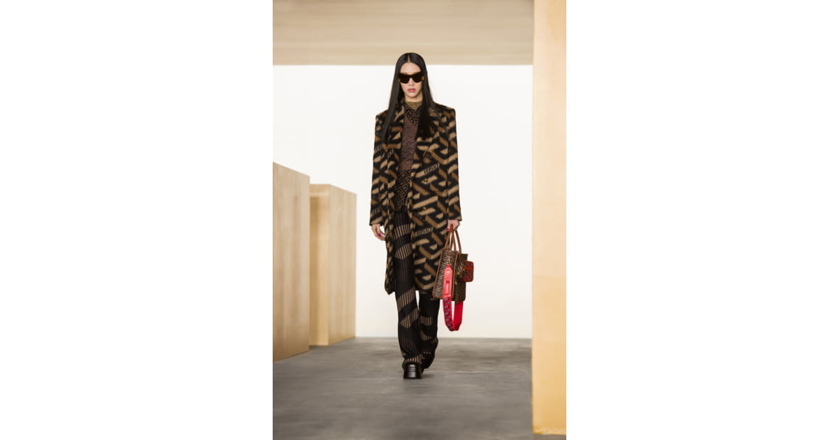 Versace FW21 womenswear #10 - Tagwalk: The Fashion Search Engine