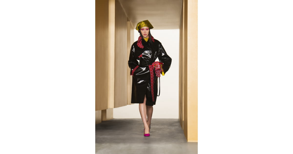 Versace FW21 womenswear #10 - Tagwalk: The Fashion Search Engine