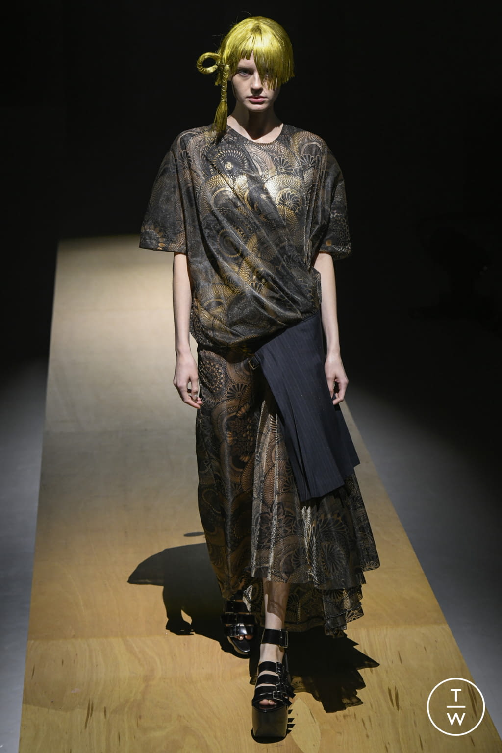 Fashion Week Paris Spring/Summer 2022 look 10 de la collection Junya Watanabe womenswear