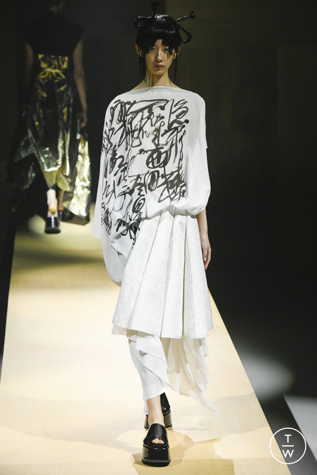 Fashion Week Paris Spring/Summer 2022 look 16 de la collection Junya Watanabe womenswear
