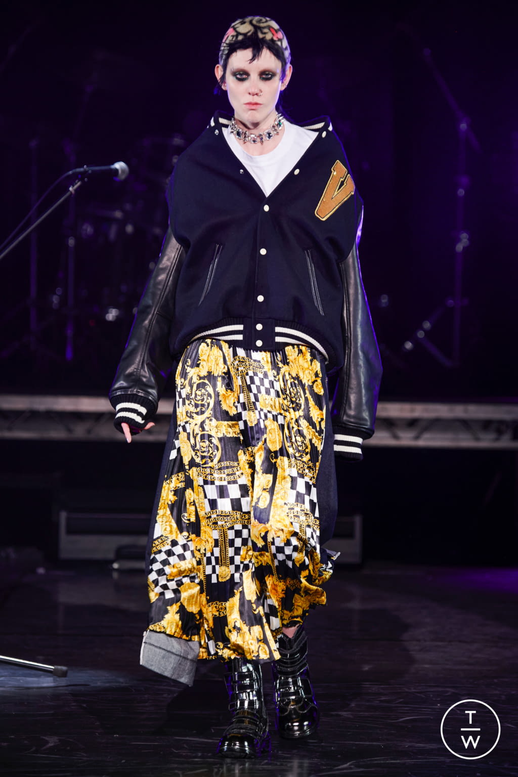 Fashion Week Paris Fall/Winter 2021 look 17 de la collection Junya Watanabe womenswear