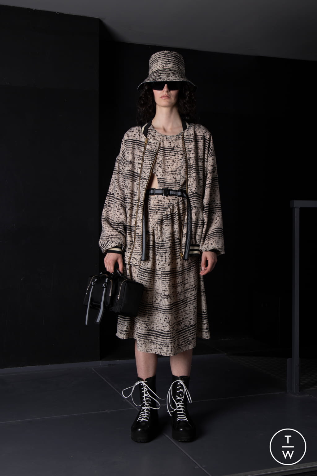 Fashion Week Milan Spring/Summer 2022 look 21 de la collection Vien menswear