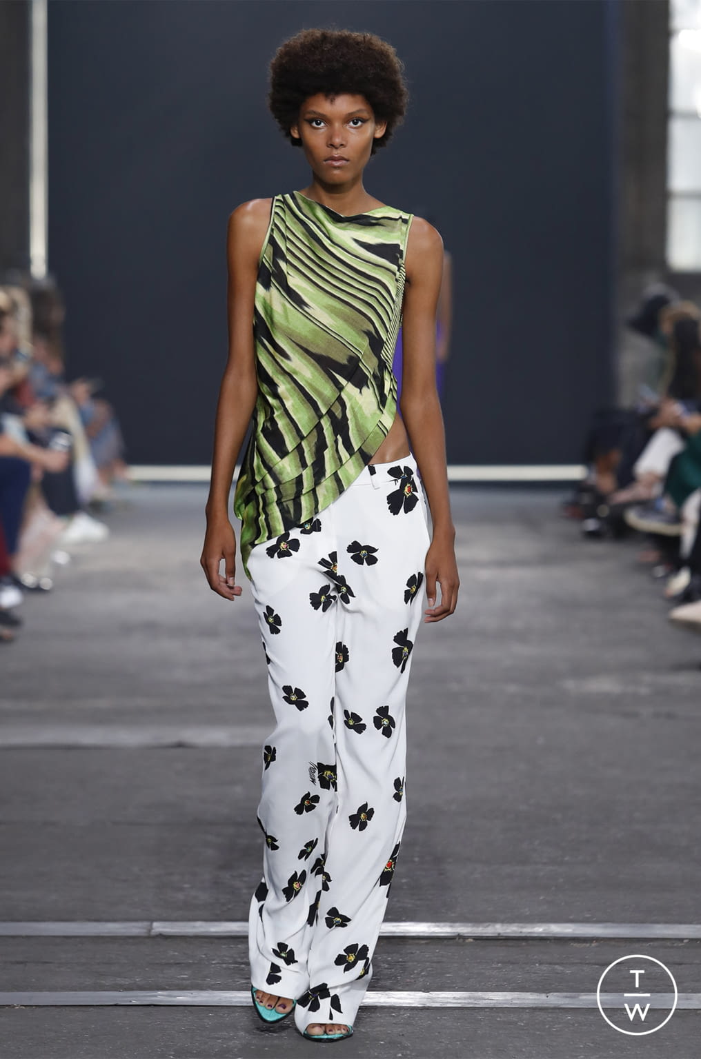 Fashion Week Milan Spring/Summer 2022 look 26 from the Missoni collection 女装
