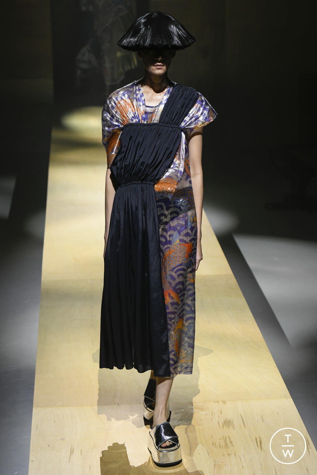 Fashion Week Paris Spring/Summer 2022 look 3 de la collection Junya Watanabe womenswear