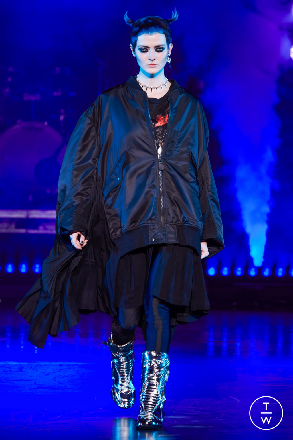 Fashion Week Paris Fall/Winter 2021 look 33 from the Junya Watanabe collection 女装
