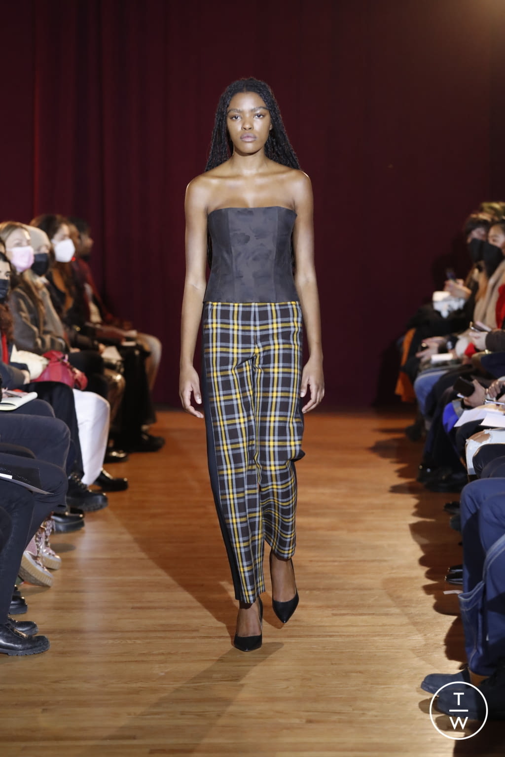 Fashion Week New York Fall/Winter 2022 look 20 from the Puppets and Puppets collection womenswear