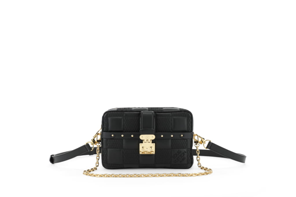 Fashion Week Paris Fall/Winter 2021 look 53 from the Louis Vuitton collection womenswear accessories