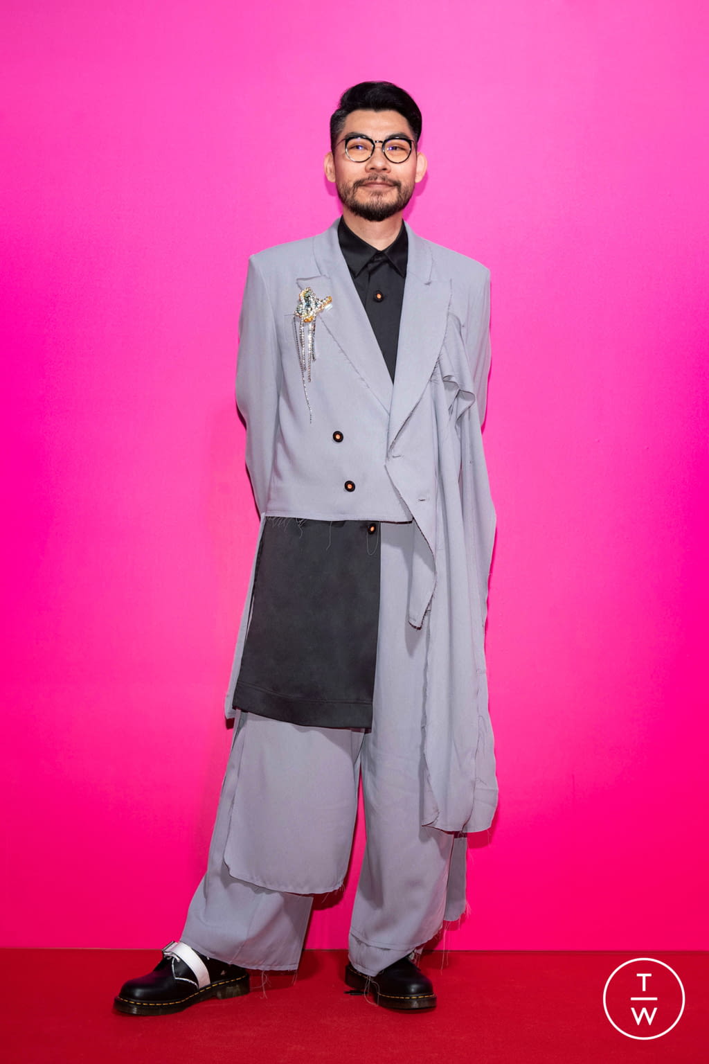 Fashion Week Paris Fall/Winter 2021 look 31 de la collection Angus Chiang menswear