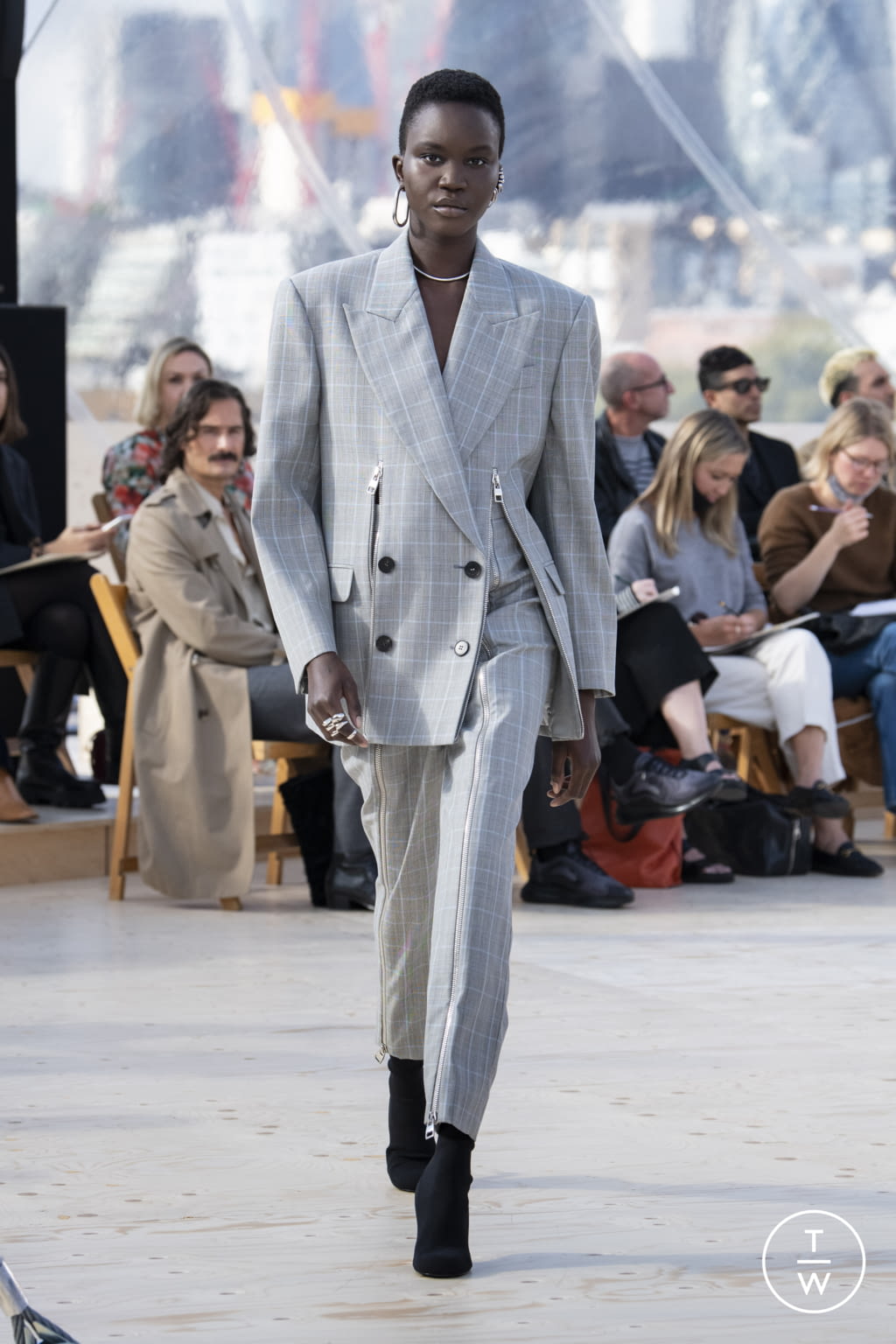 Fashion Week London Spring/Summer 2022 look 5 de la collection Alexander McQueen womenswear
