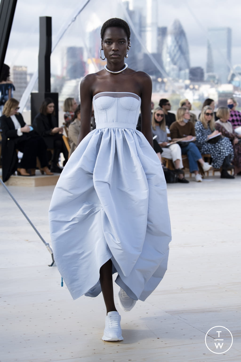 Fashion Week London Spring/Summer 2022 look 9 de la collection Alexander McQueen womenswear