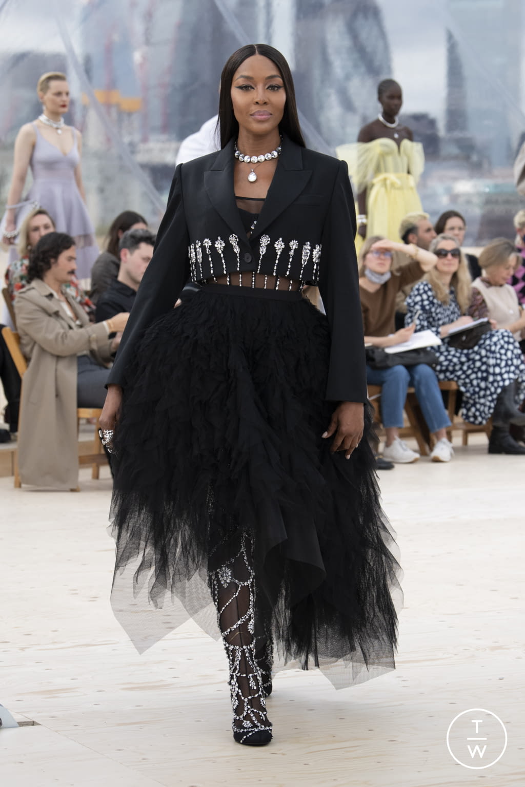 Fashion Week London Spring/Summer 2022 look 36 from the Alexander McQueen collection womenswear