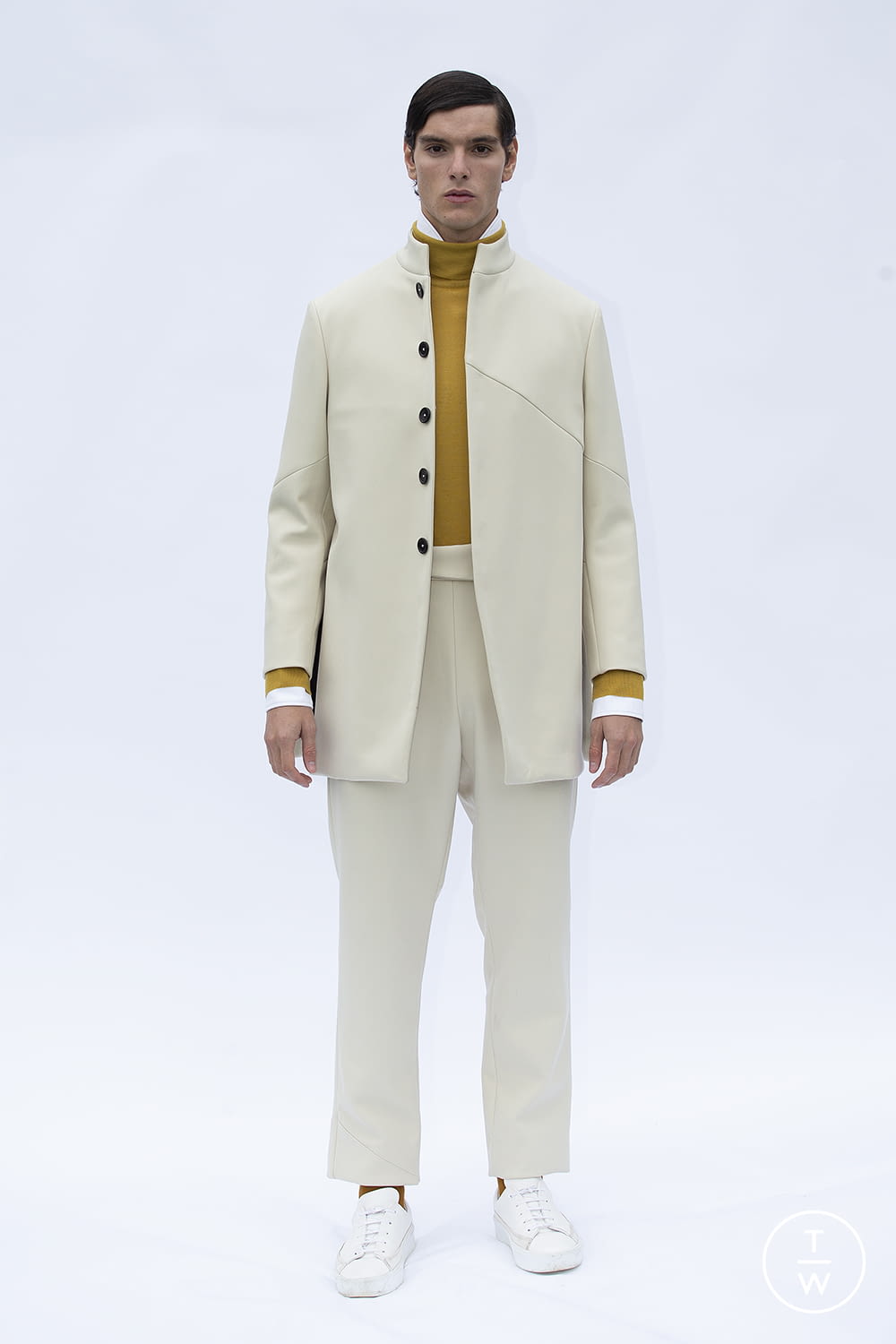 Fashion Week Paris Fall/Winter 2021 look 1 de la collection Oteyza menswear