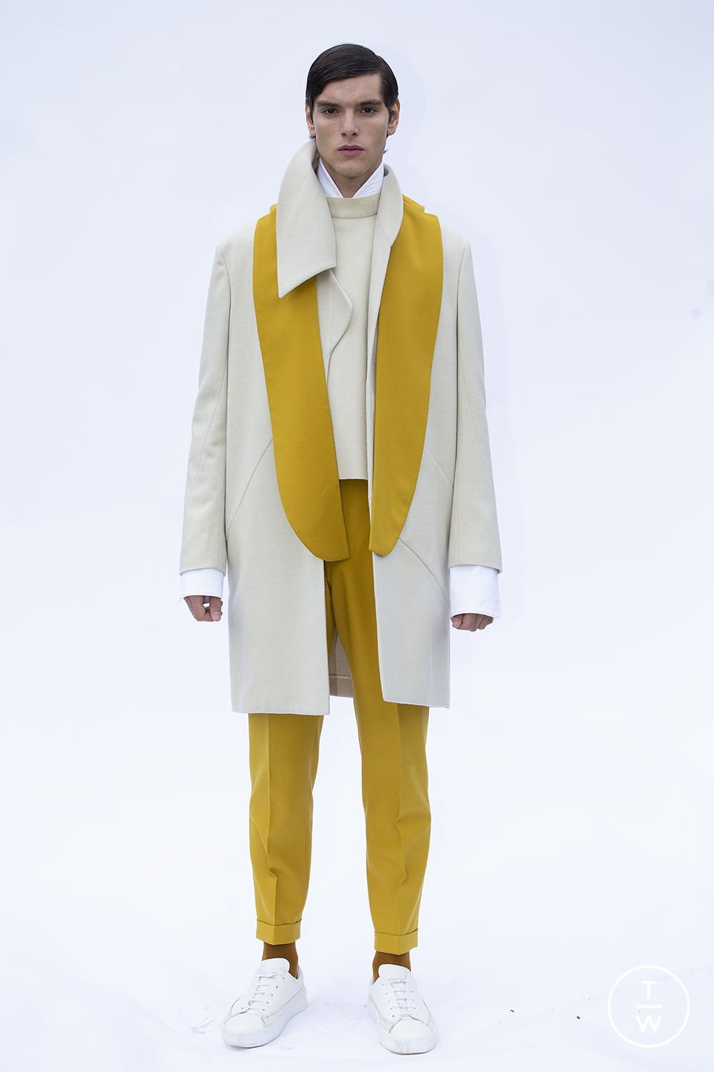 Fashion Week Paris Fall/Winter 2021 look 3 from the Oteyza collection 男装