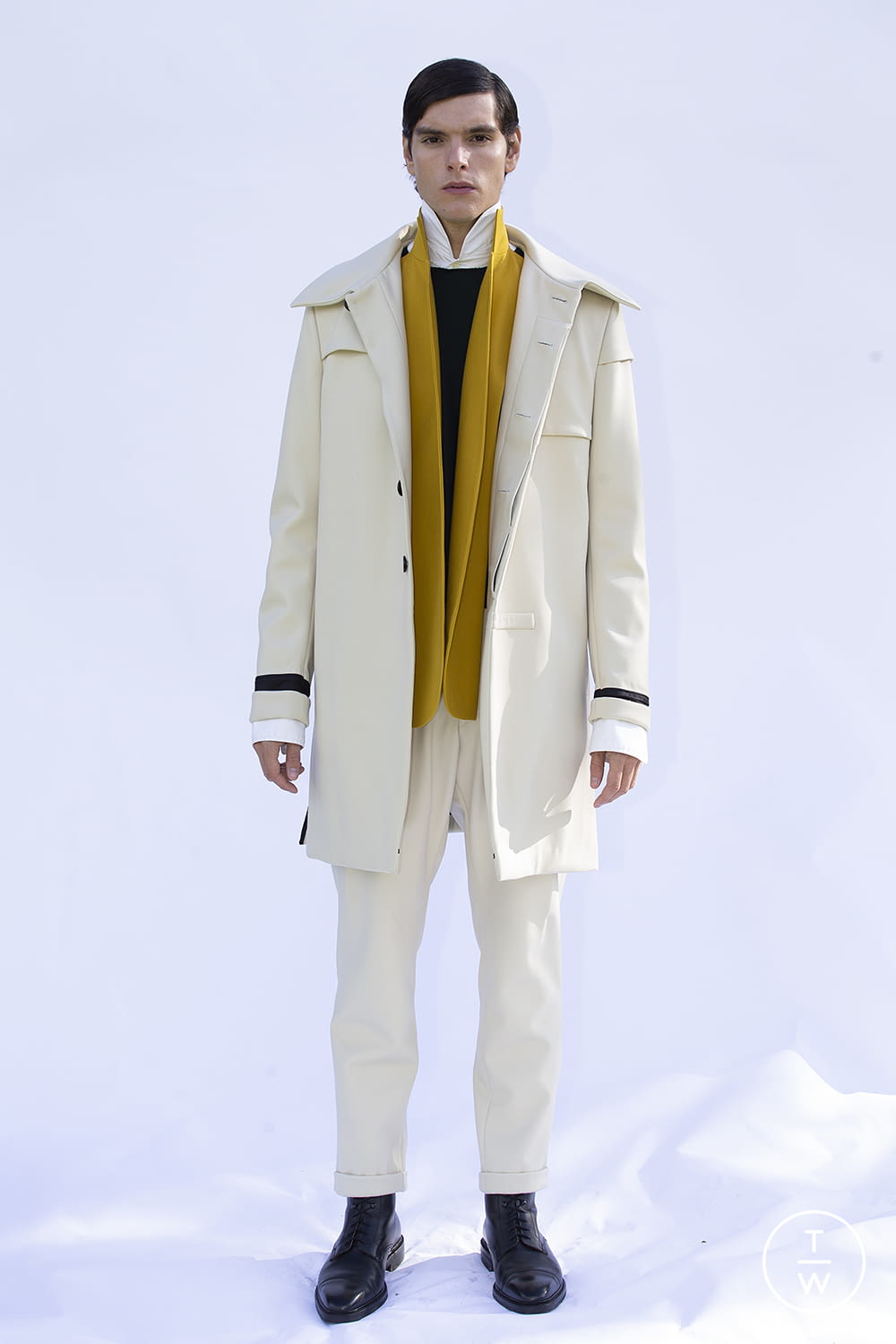 Fashion Week Paris Fall/Winter 2021 look 8 from the Oteyza collection menswear