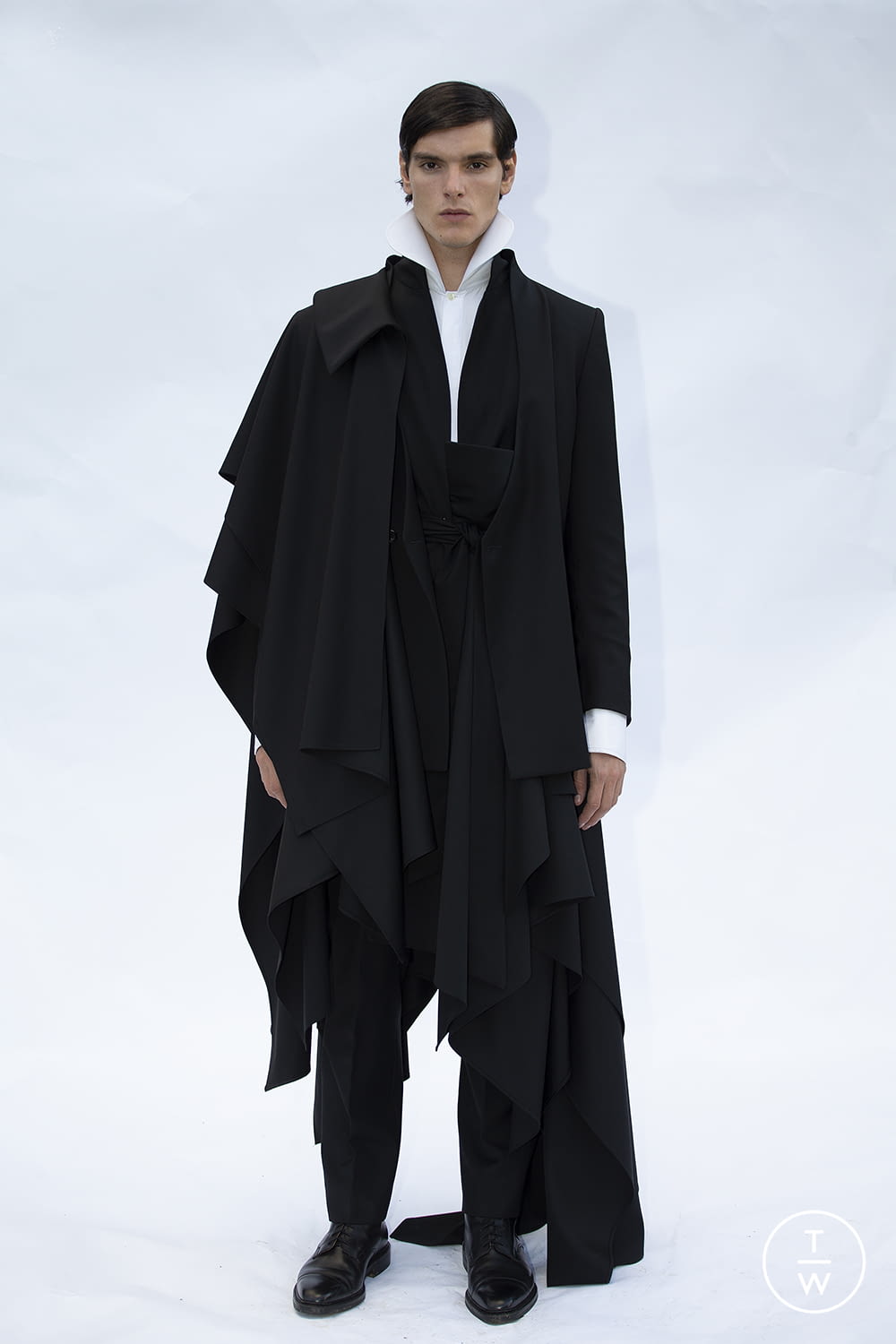 Fashion Week Paris Fall/Winter 2021 look 16 de la collection Oteyza menswear