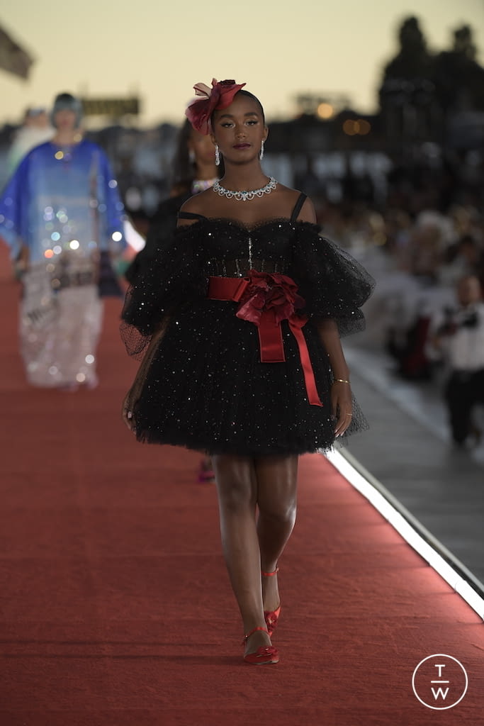 Fashion Week Paris Fall/Winter 2021 look 8 de la collection Dolce & Gabbana couture