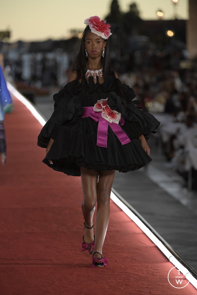 Fashion Week Paris Fall/Winter 2021 look 9 de la collection Dolce & Gabbana couture