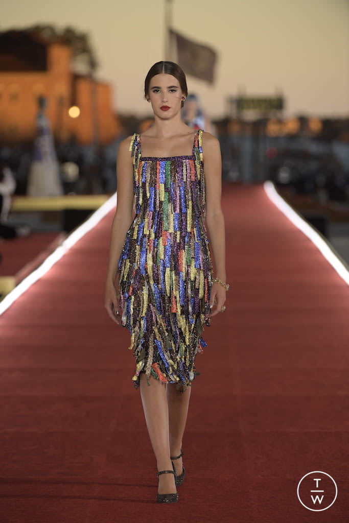 Fashion Week Paris Fall/Winter 2021 look 45 de la collection Dolce & Gabbana couture