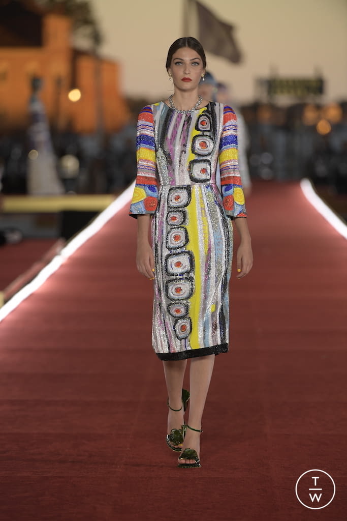 Fashion Week Paris Fall/Winter 2021 look 46 from the Dolce & Gabbana collection 高级定制