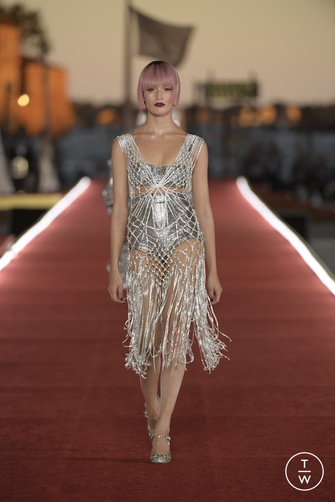 Fashion Week Paris Fall/Winter 2021 look 49 from the Dolce & Gabbana collection couture