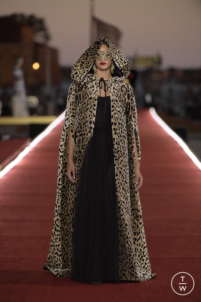 Fashion Week Paris Fall/Winter 2021 look 71 de la collection Dolce & Gabbana couture