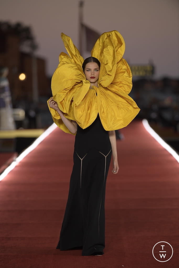 Fashion Week Paris Fall/Winter 2021 look 82 de la collection Dolce & Gabbana couture