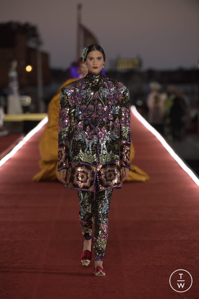 Fashion Week Paris Fall/Winter 2021 look 94 de la collection Dolce & Gabbana couture