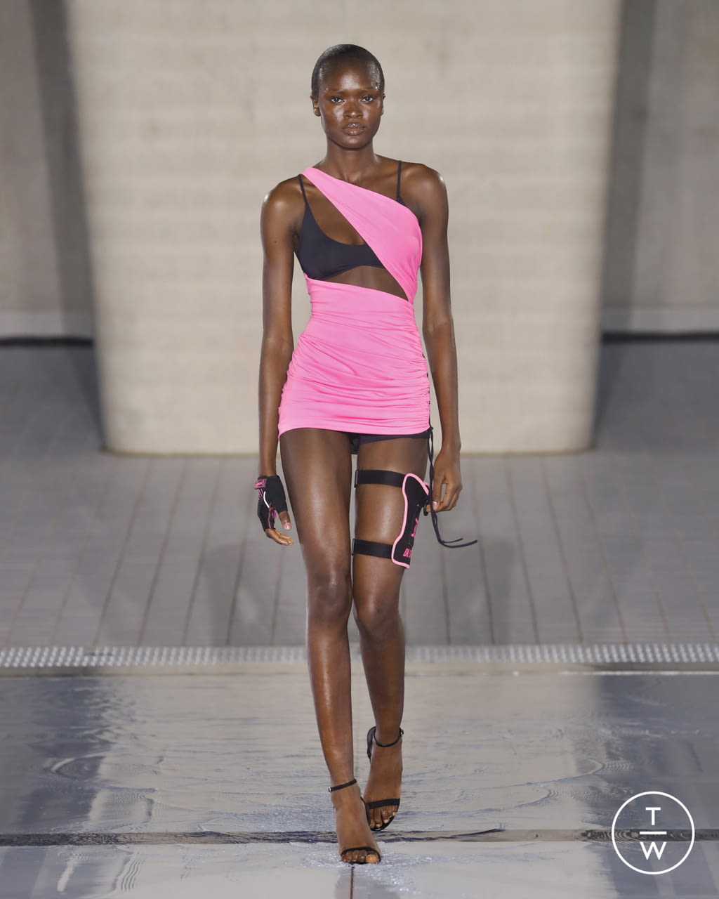 Fashion Week London Spring/Summer 2022 look 3 from the David Koma collection womenswear