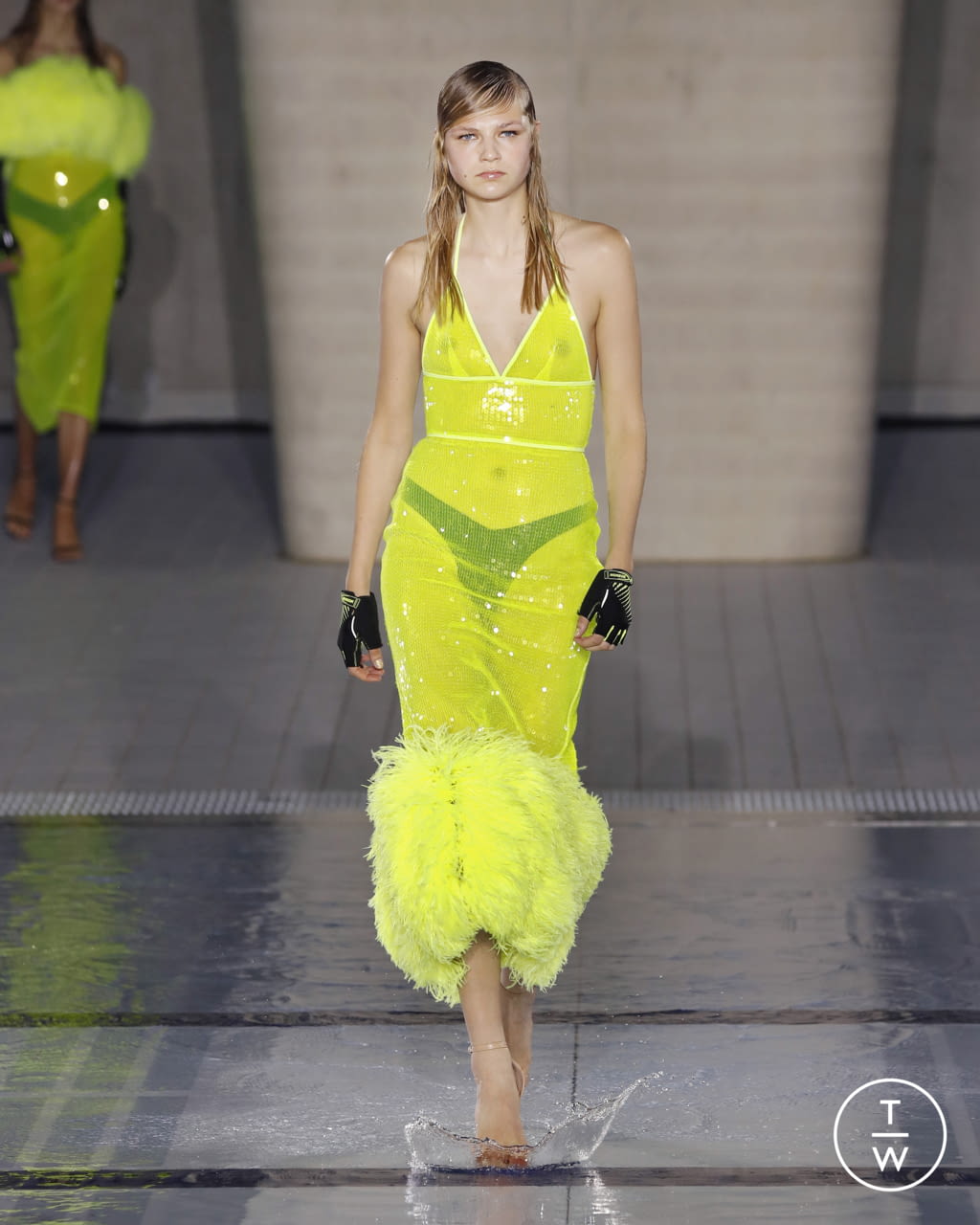 Fashion Week London Spring/Summer 2022 look 10 from the David Koma collection 女装