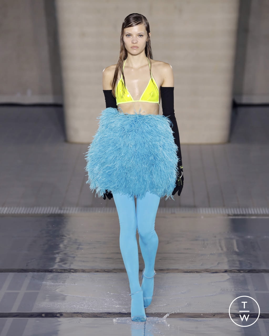 Fashion Week London Spring/Summer 2022 look 12 from the David Koma collection 女装