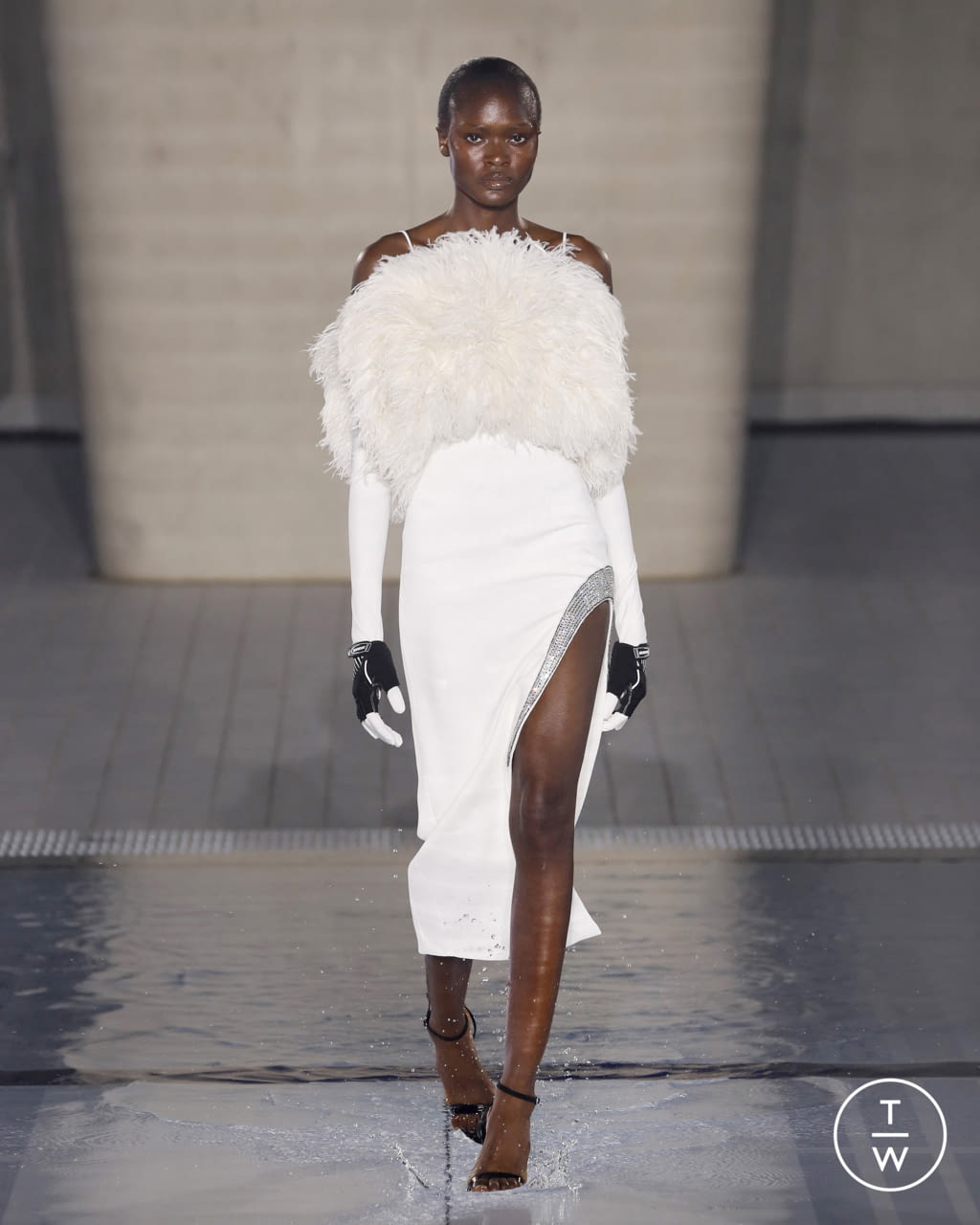 Fashion Week London Spring/Summer 2022 look 25 from the David Koma collection womenswear