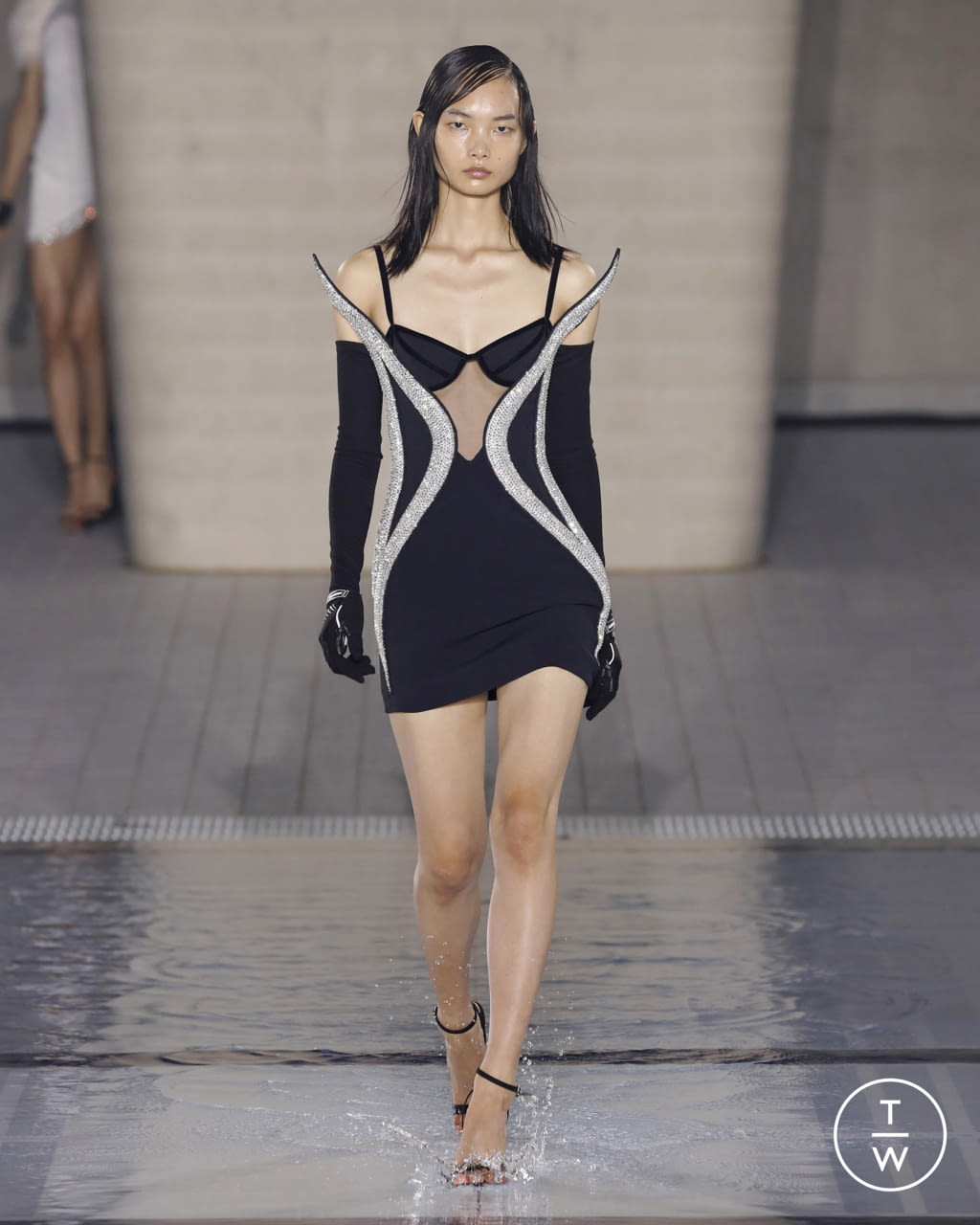 Fashion Week London Spring/Summer 2022 look 26 from the David Koma collection womenswear