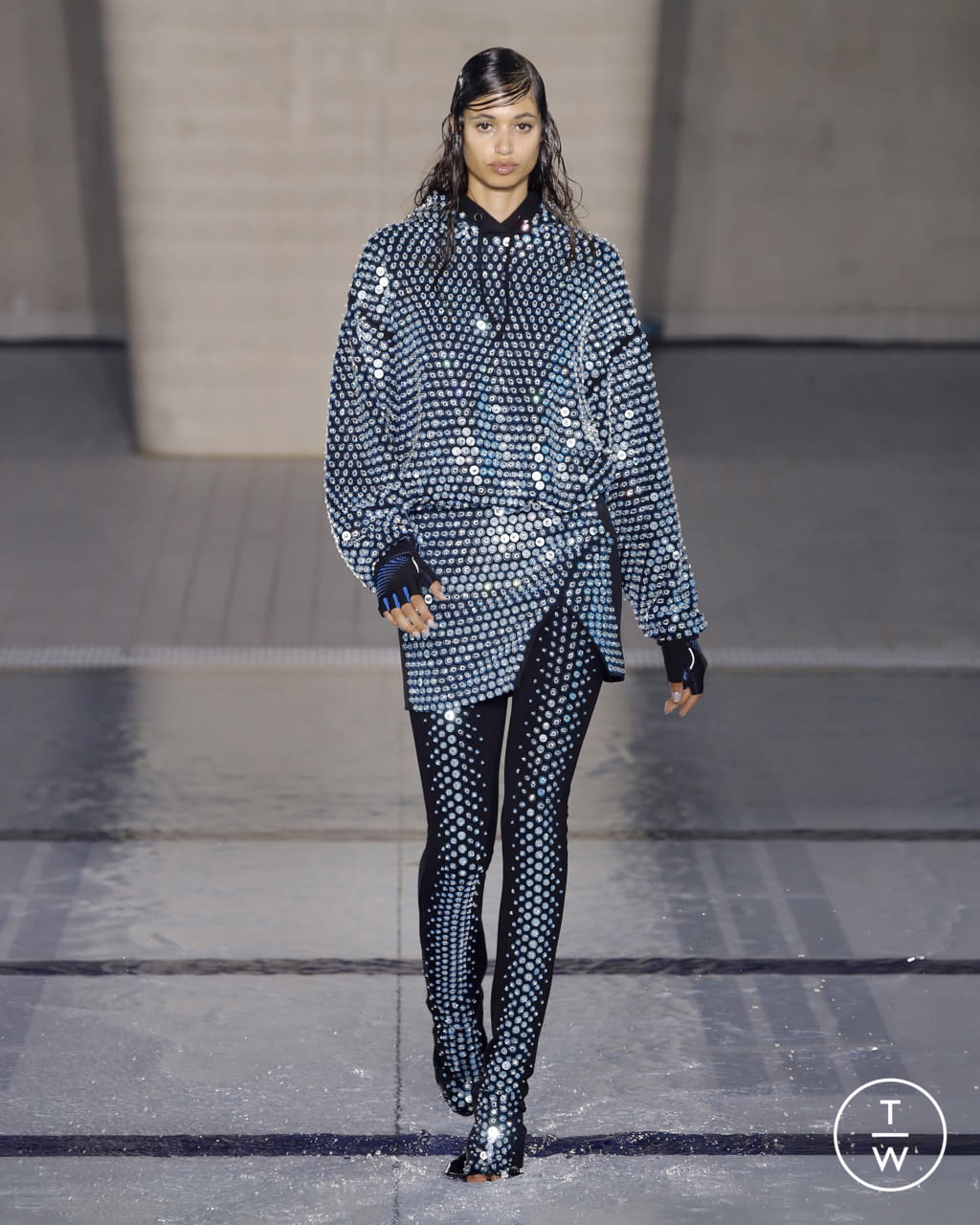 Fashion Week London Spring/Summer 2022 look 30 from the David Koma collection 女装