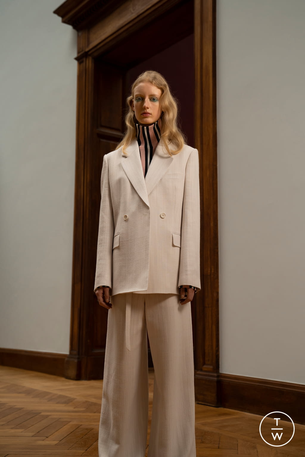 Fashion Week Paris Fall/Winter 2021 look 2 from the Christian Wijnants collection 女装