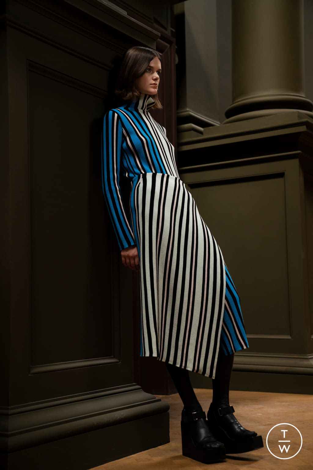 Fashion Week Paris Fall/Winter 2021 look 30 from the Christian Wijnants collection womenswear