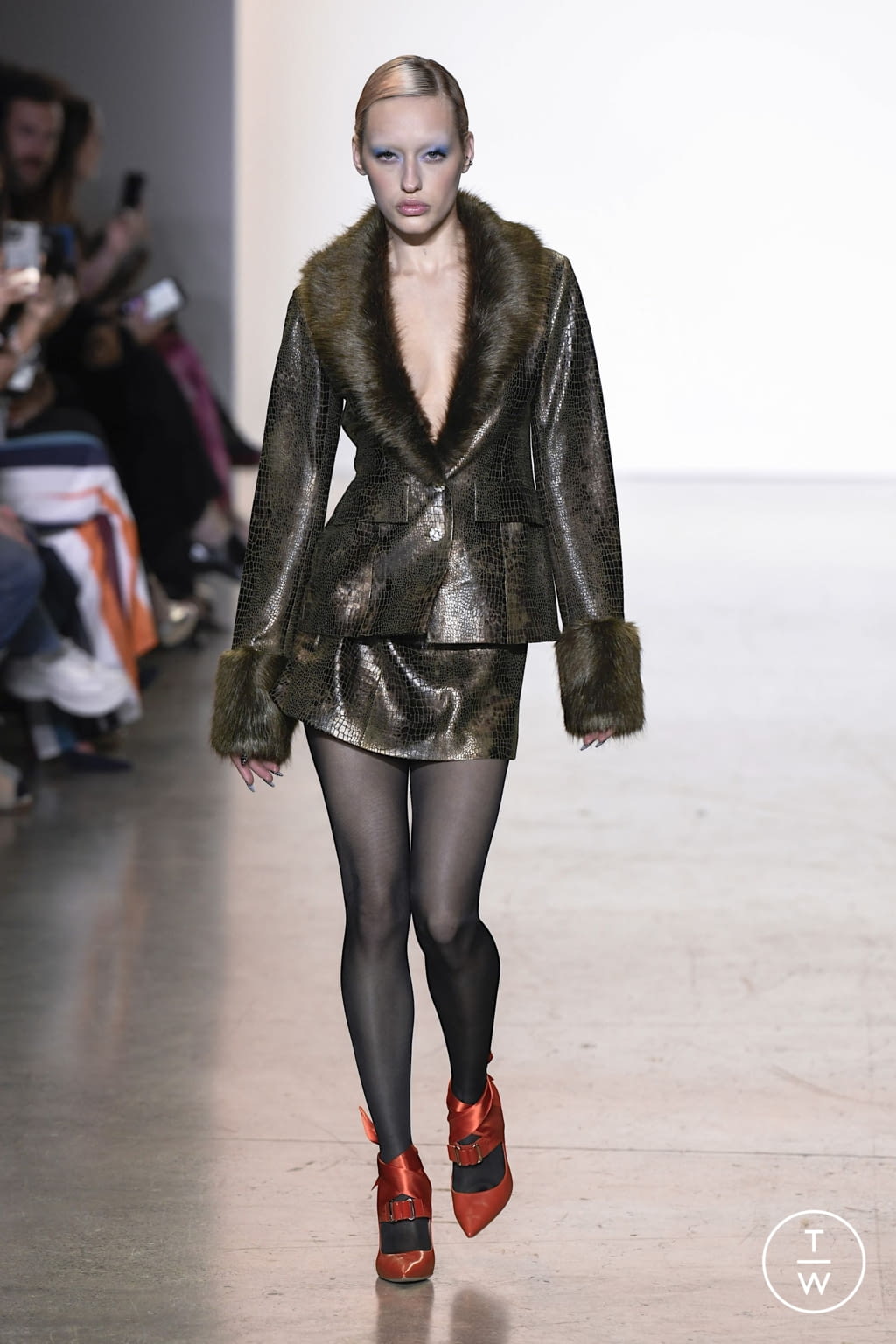 Fashion Week New York Fall/Winter 2022 look 31 from the Kim Shui collection 女装