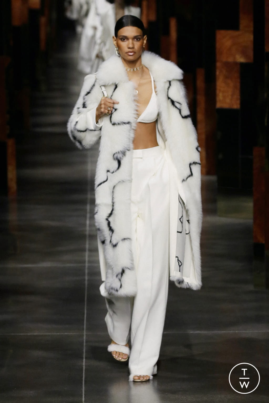 Fashion Week Milan Spring/Summer 2022 look 3 from the Fendi collection womenswear