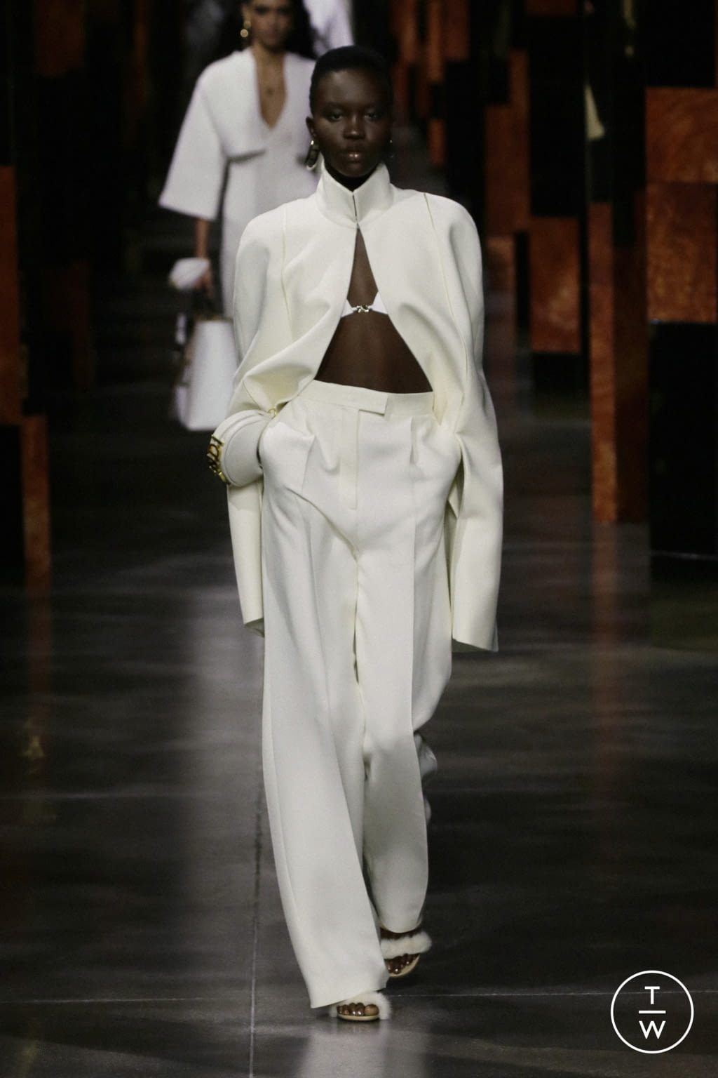 Fashion Week Milan Spring/Summer 2022 look 6 from the Fendi collection 女装